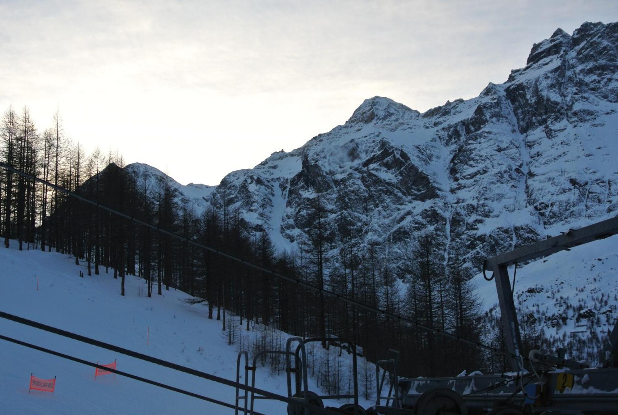 Apartahotel Base Camp Alpine *